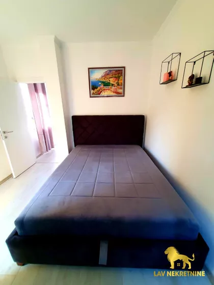 ŽELEZNIČKA | 4zida.rs