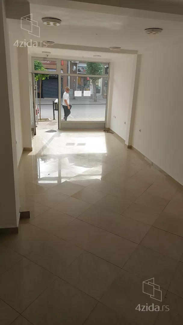Lokal | 4zida