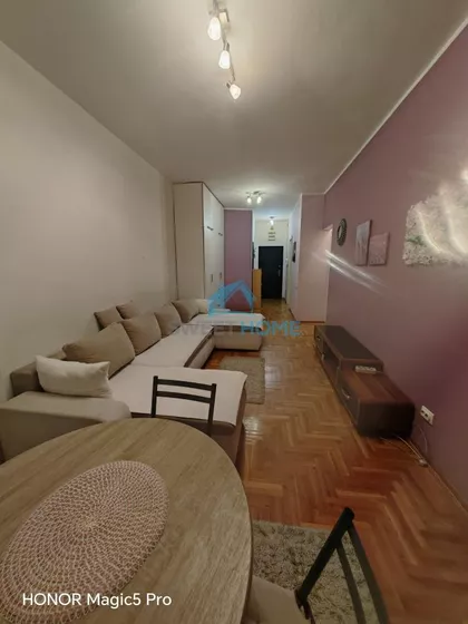 Gvozdićeva | 4zida.rs