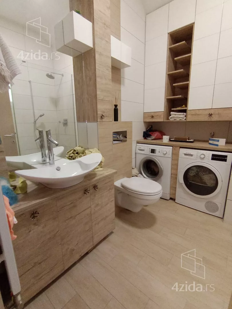 Četvoroiposoban stan | 4zida