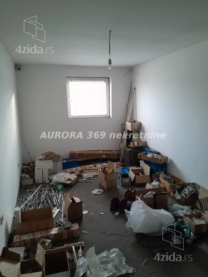 Poslovna zgrada | 4zida