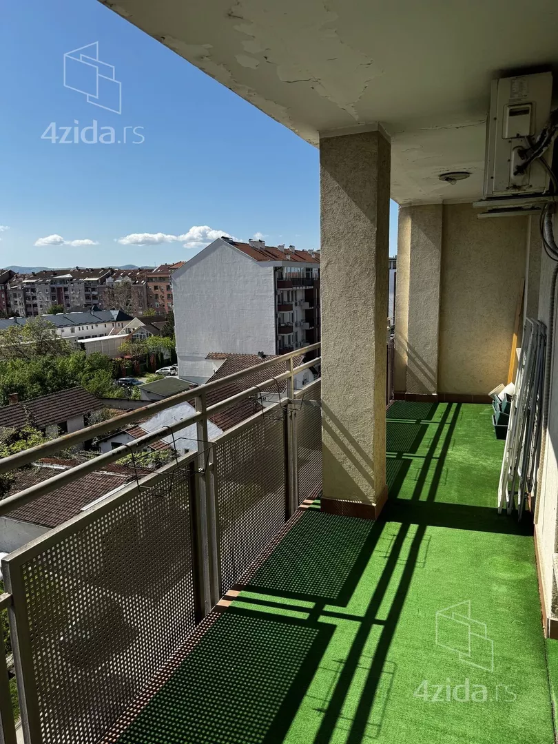 Petosoban stan | 4zida