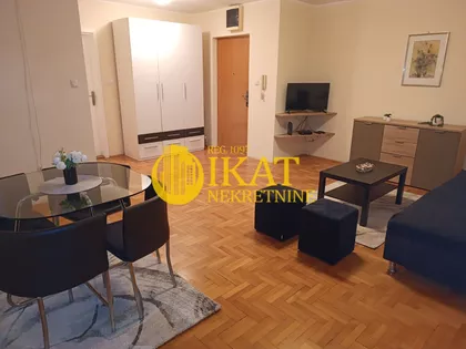 Ratka Mitrovića | 4zida.rs