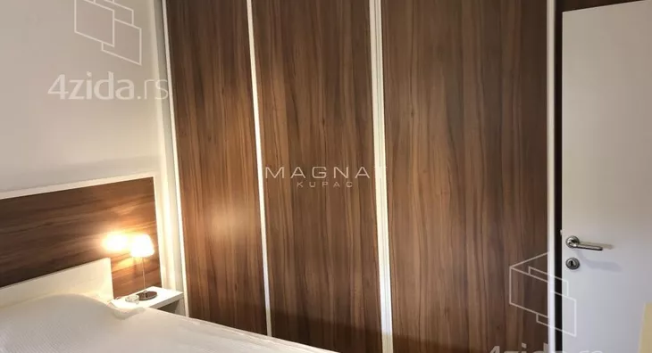Četvoroiposoban stan | 4zida