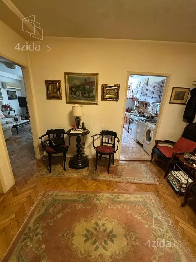Troiposoban stan | 4zida