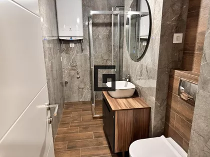 Jovana Ćirilova | 4zida.rs