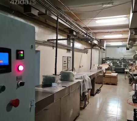 Poslovna zgrada | 4zida