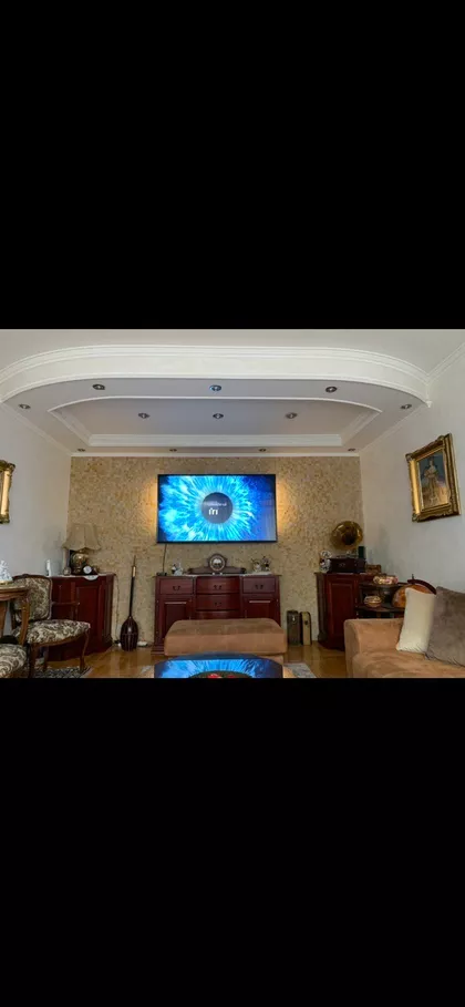 Trg Cara Jovana Nenada 4 | 4zida.rs