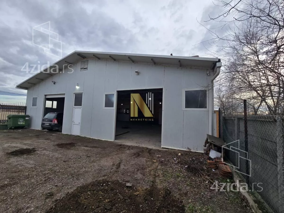 Poslovna zgrada | 4zida