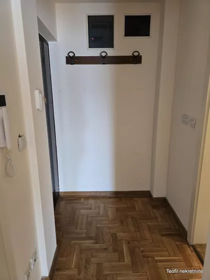Gvozdićeva | 4zida.rs