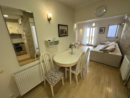 Marulićeva-Trosoban-68m2+terasa 100m2-Garaža | 4zida.rs