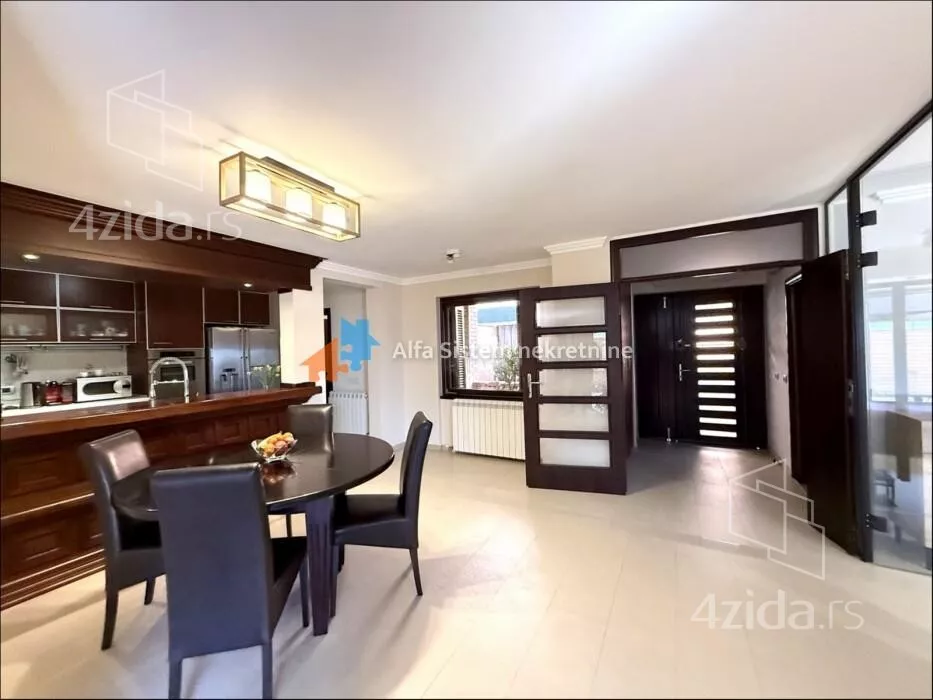 Petosoban stan | 4zida