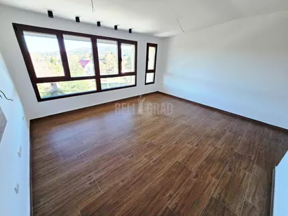 Belog narcisa | 4zida.rs