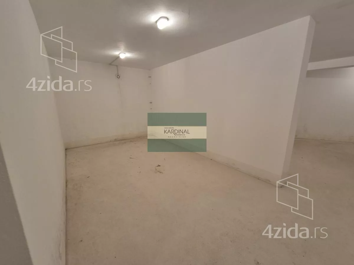 Poslovni prostor | 4zida