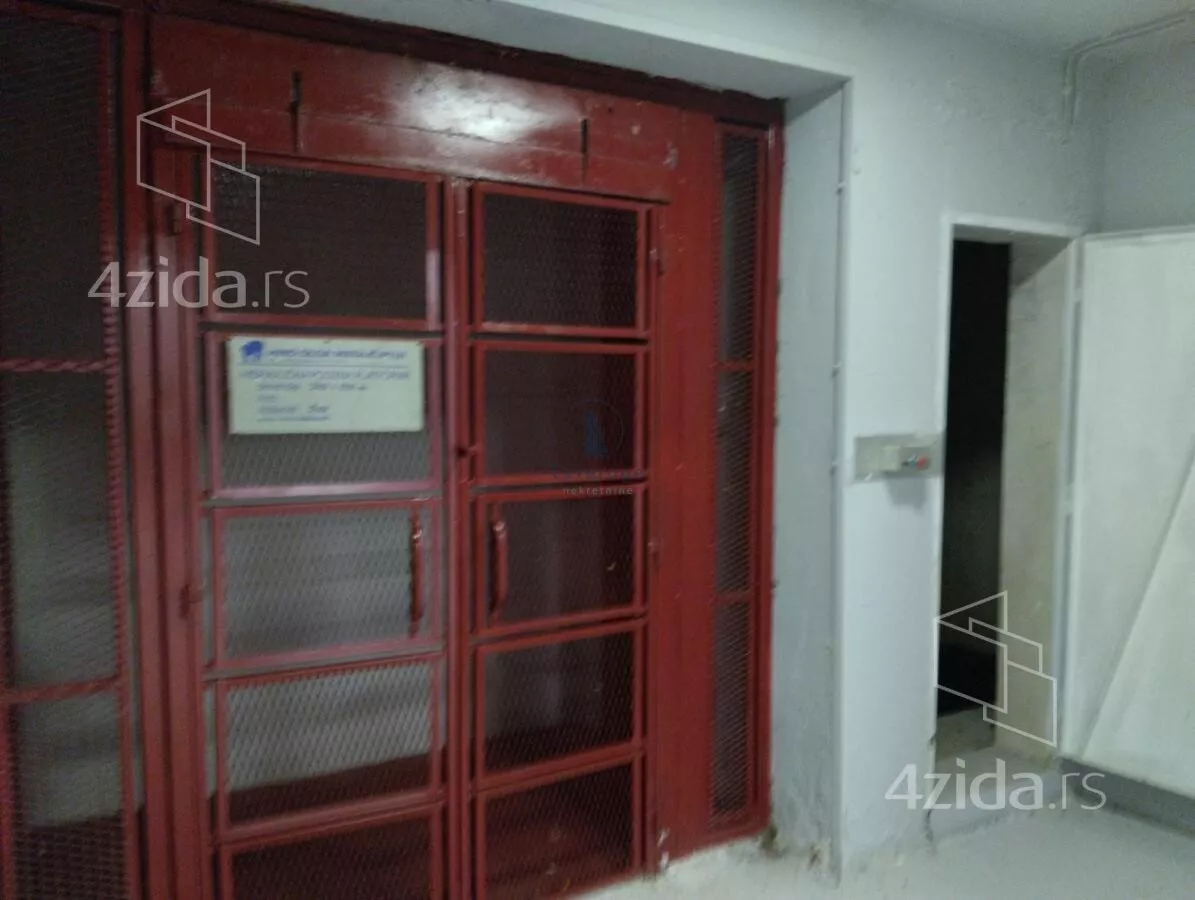 Lokal | 4zida