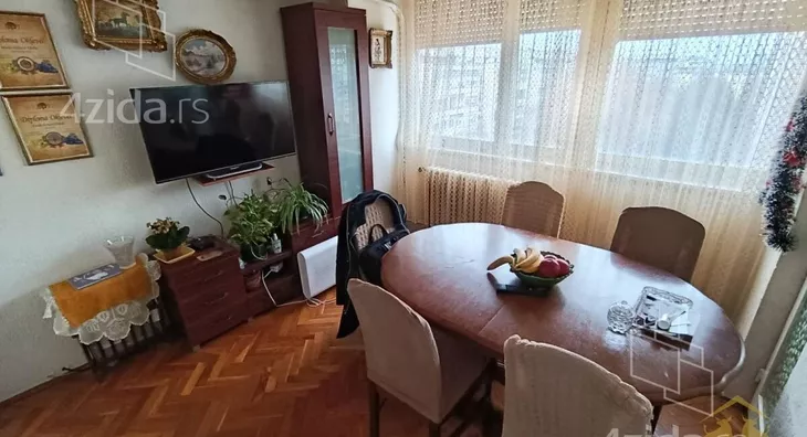 Troiposoban stan | 4zida