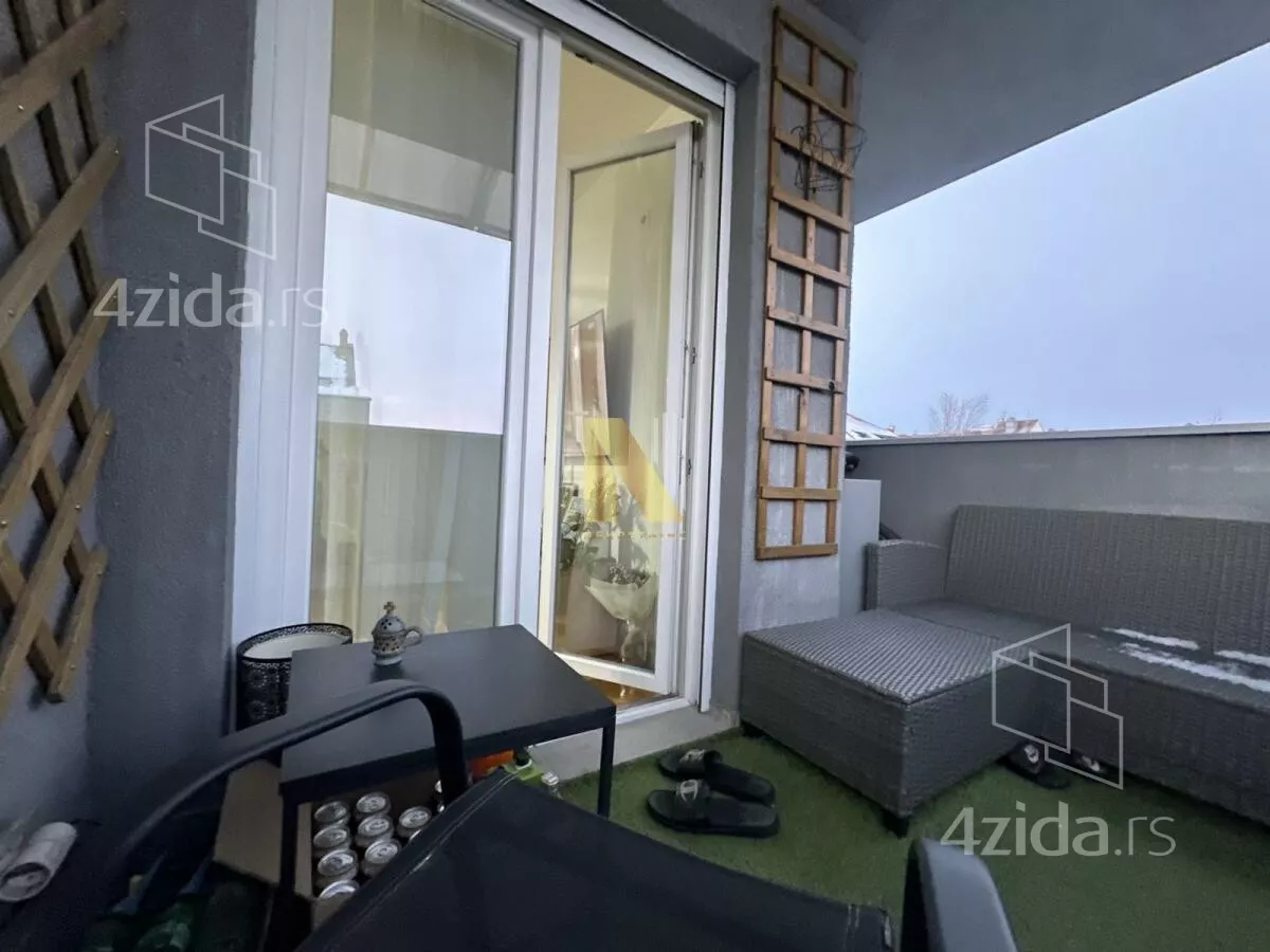 Petosoban stan | 4zida