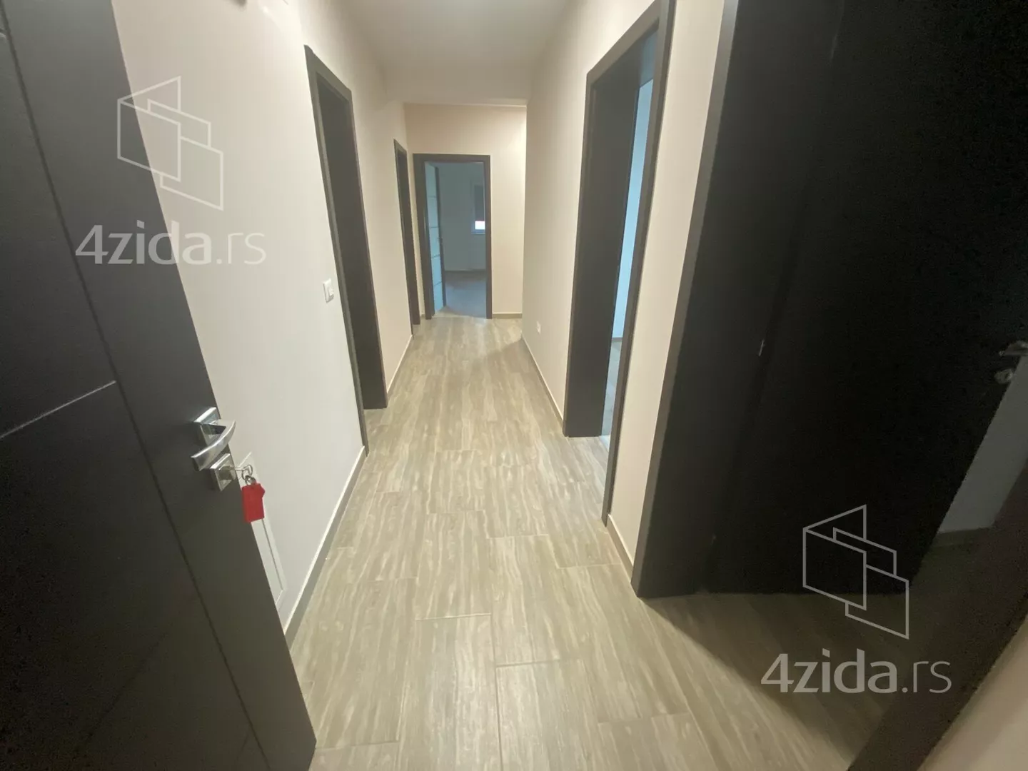 Četvoroiposoban stan | 4zida