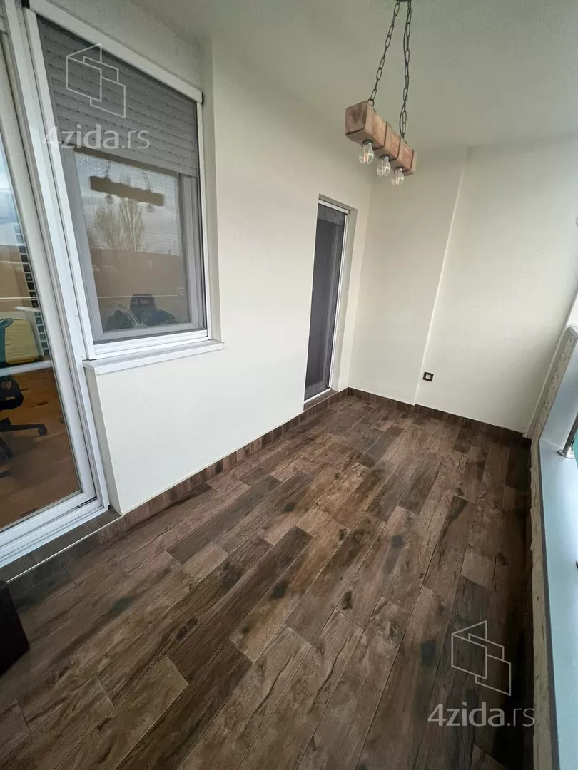 Četvoroiposoban stan | 4zida