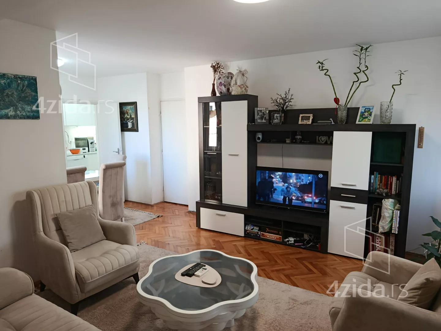 Dvoiposoban stan | 4zida