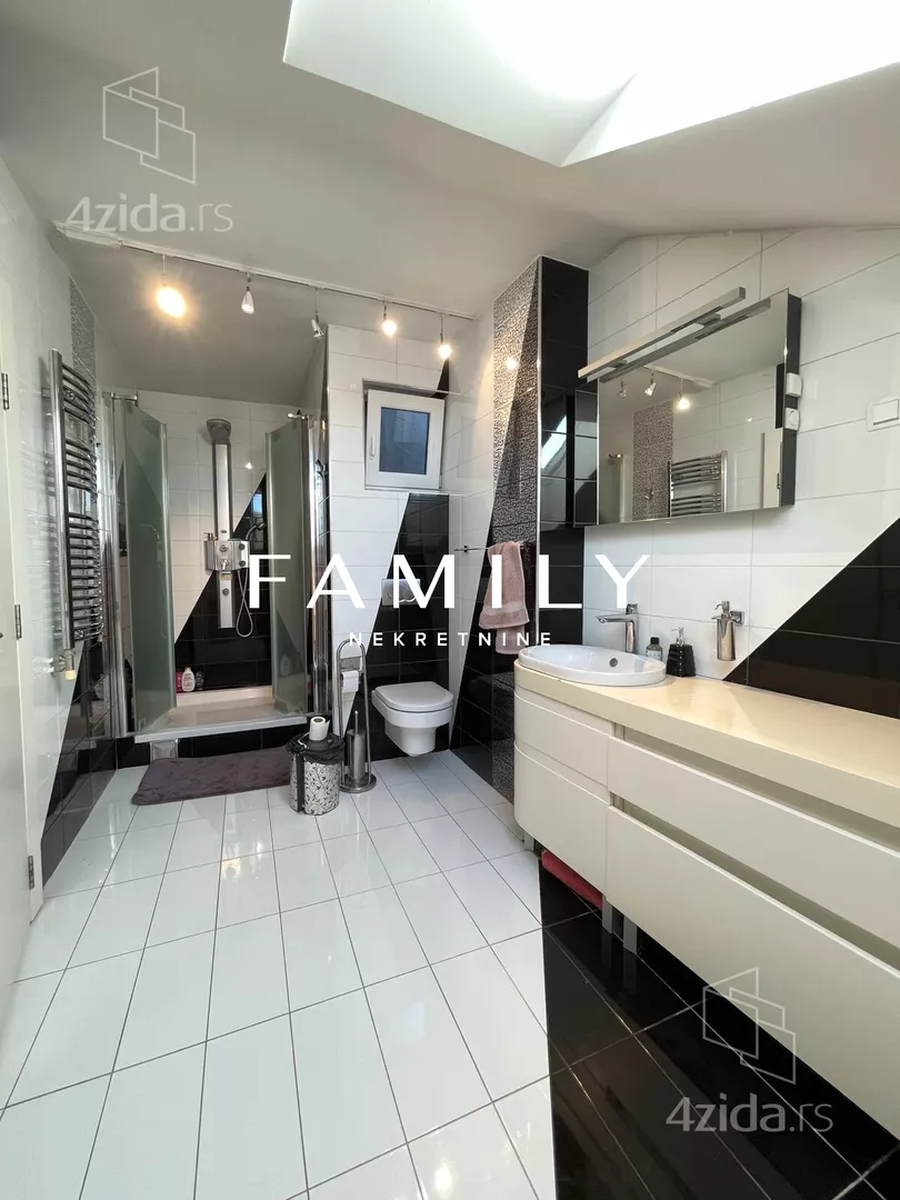 Šestosoban stan | 4zida