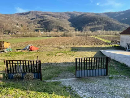 Crnča | 4zida.rs