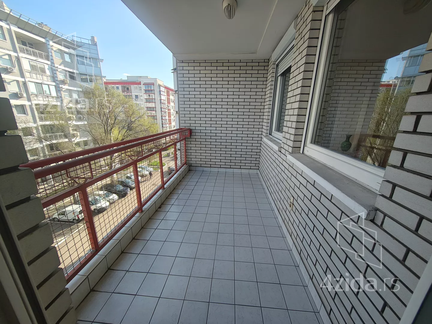 Petosoban stan | 4zida