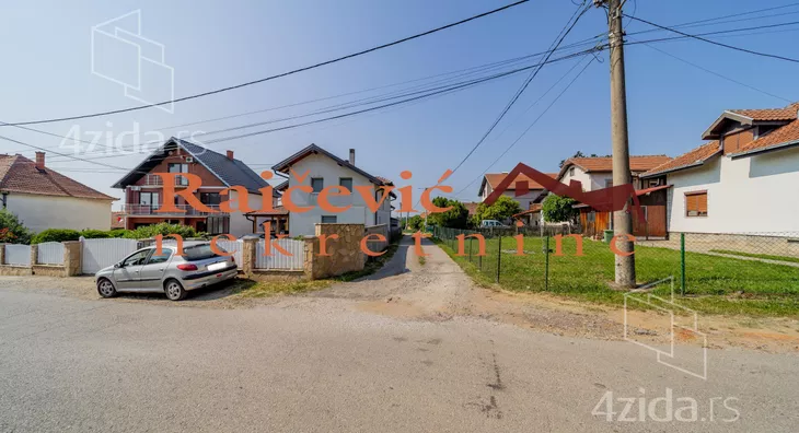 Plac | 4zida