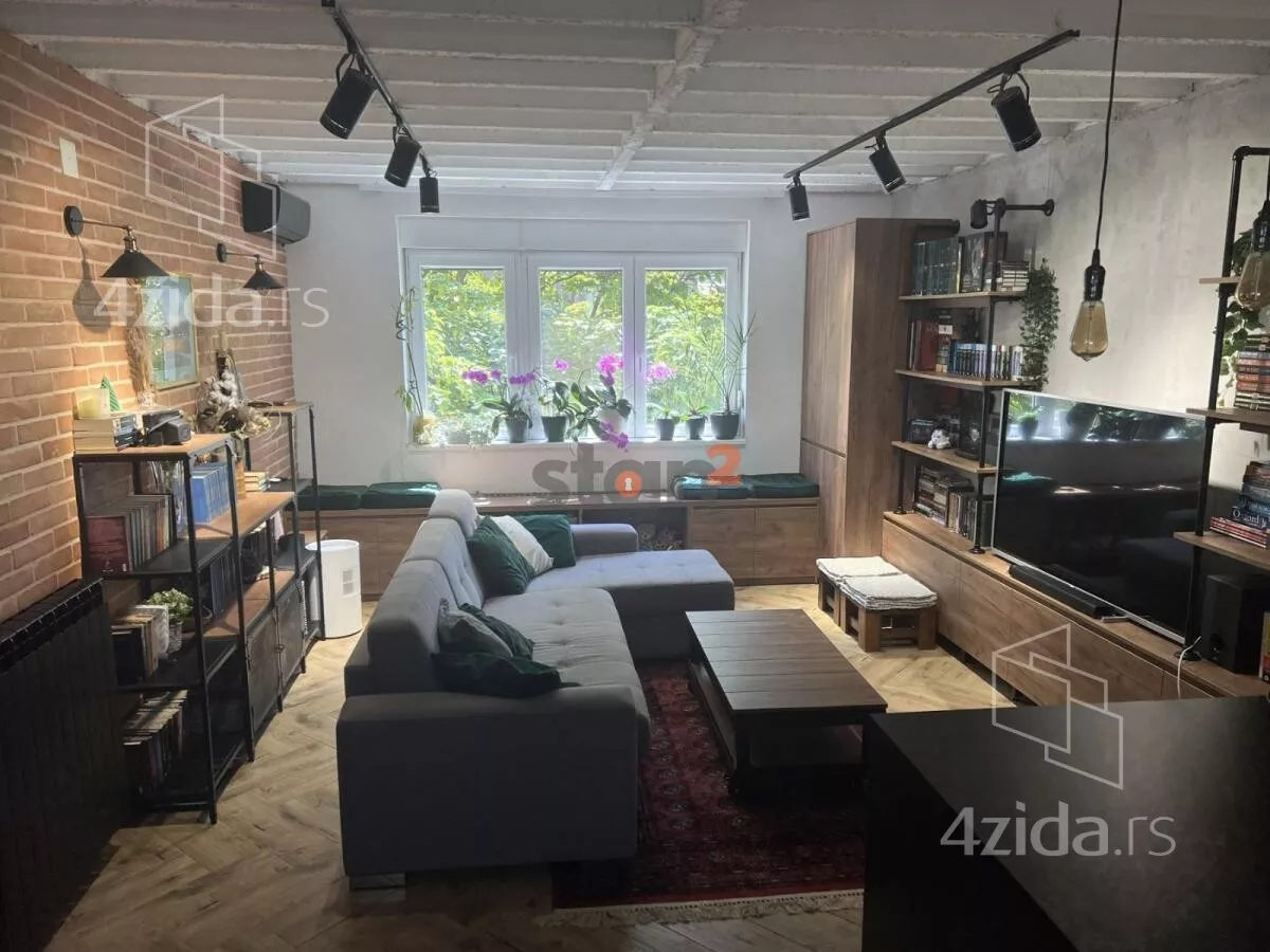 Troiposoban stan | 4zida