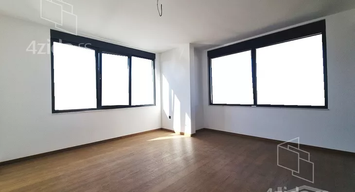 Četvoroiposoban stan | 4zida