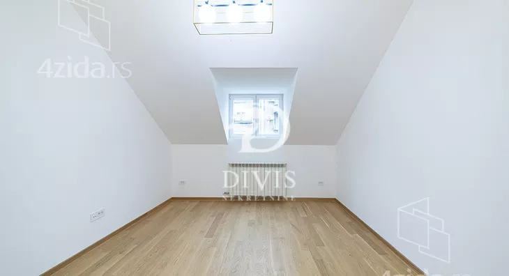 Četvoroiposoban stan | 4zida