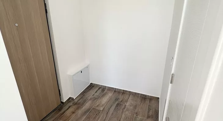 Šestosoban stan | 4zida