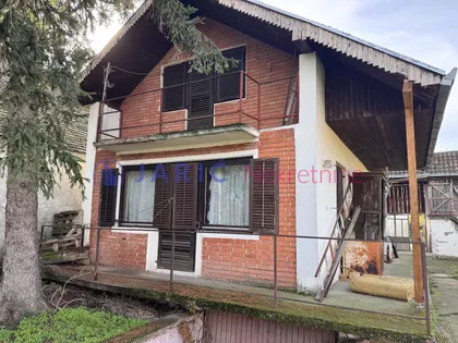 Stari Banovci | 4zida.rs