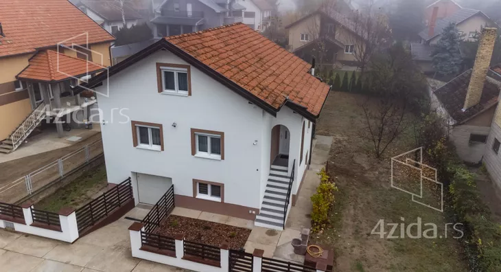 3-etažna kuća | 4zida