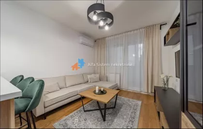 Vukov Spomenik | 4zida.rs