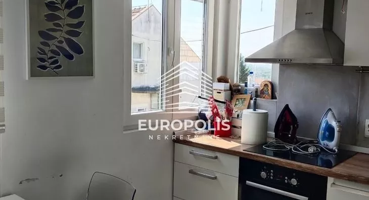 Šestosoban stan | 4zida