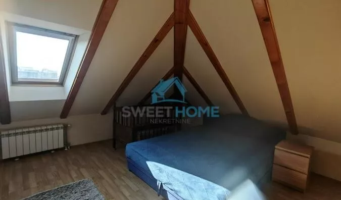 Četvoroiposoban stan | 4zida