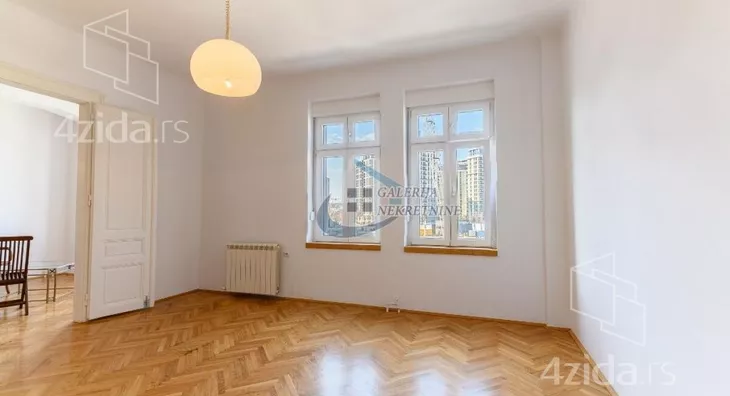 Četvoroiposoban stan | 4zida