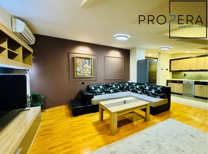 Trg Pavla Stojkovića | 4zida.rs