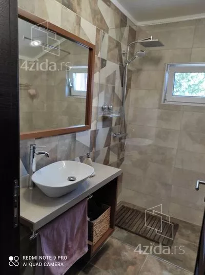 Šestosoban stan | 4zida