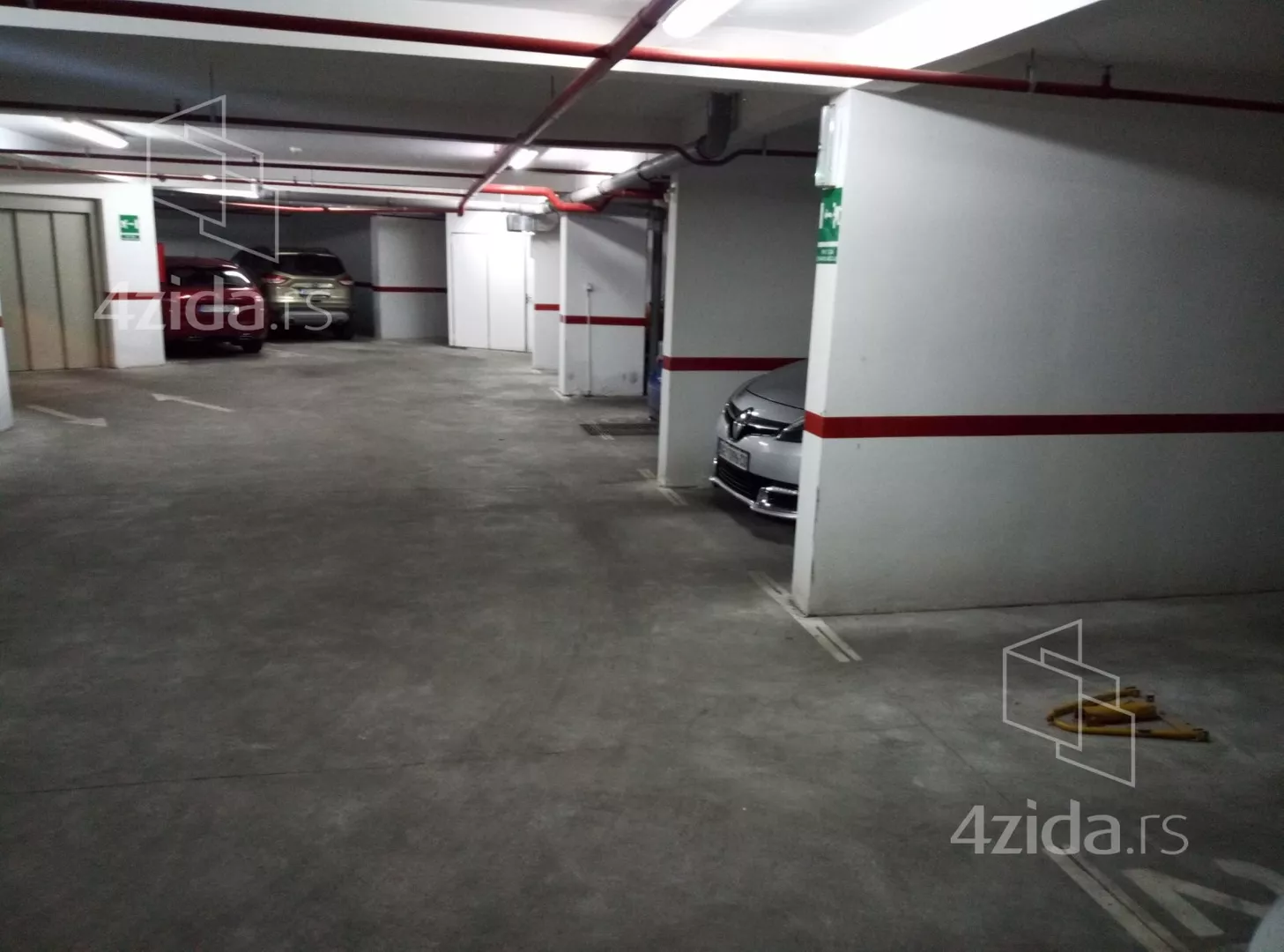Garaža | 4zida