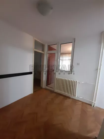 Pariske komune | 4zida.rs