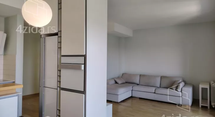Četvoroiposoban stan | 4zida