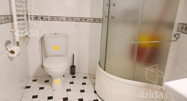 Troiposoban stan | 4zida