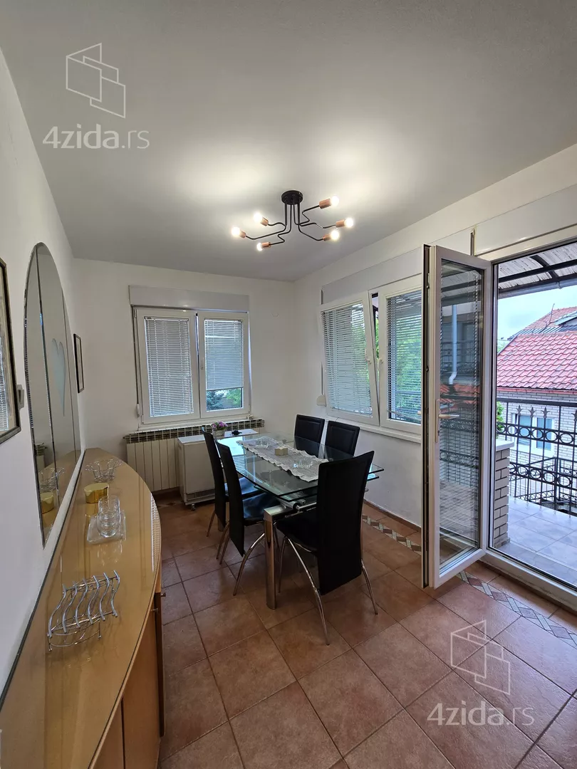 Šestosoban stan | 4zida