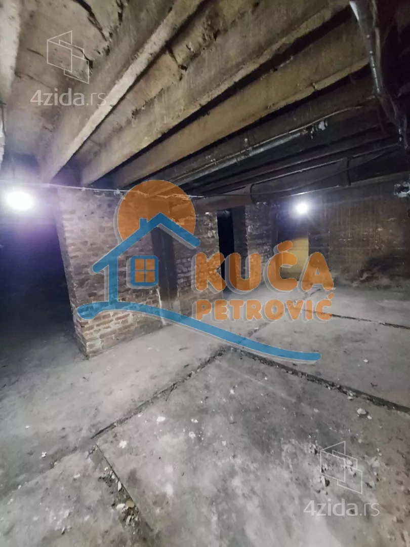 Lokal | 4zida