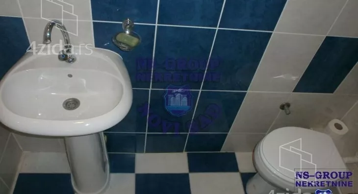Četvoroiposoban stan | 4zida