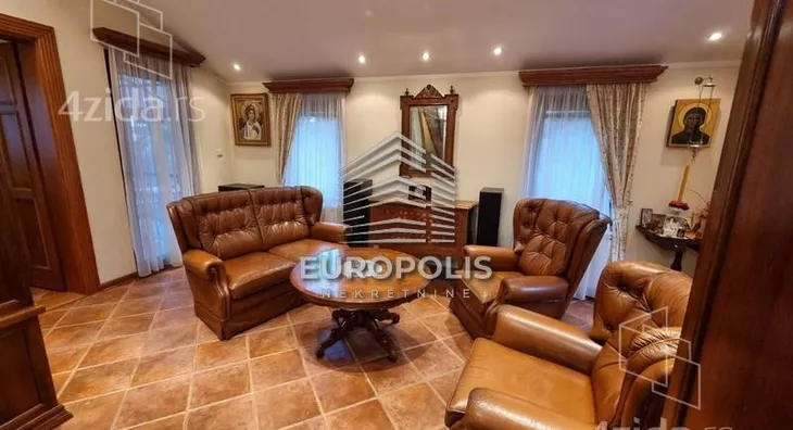 Kuća za izdavanje, Murmanska, 1.700€, 168m² - stampaj