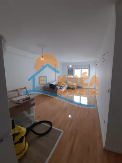Cara Dušana | 4zida.rs