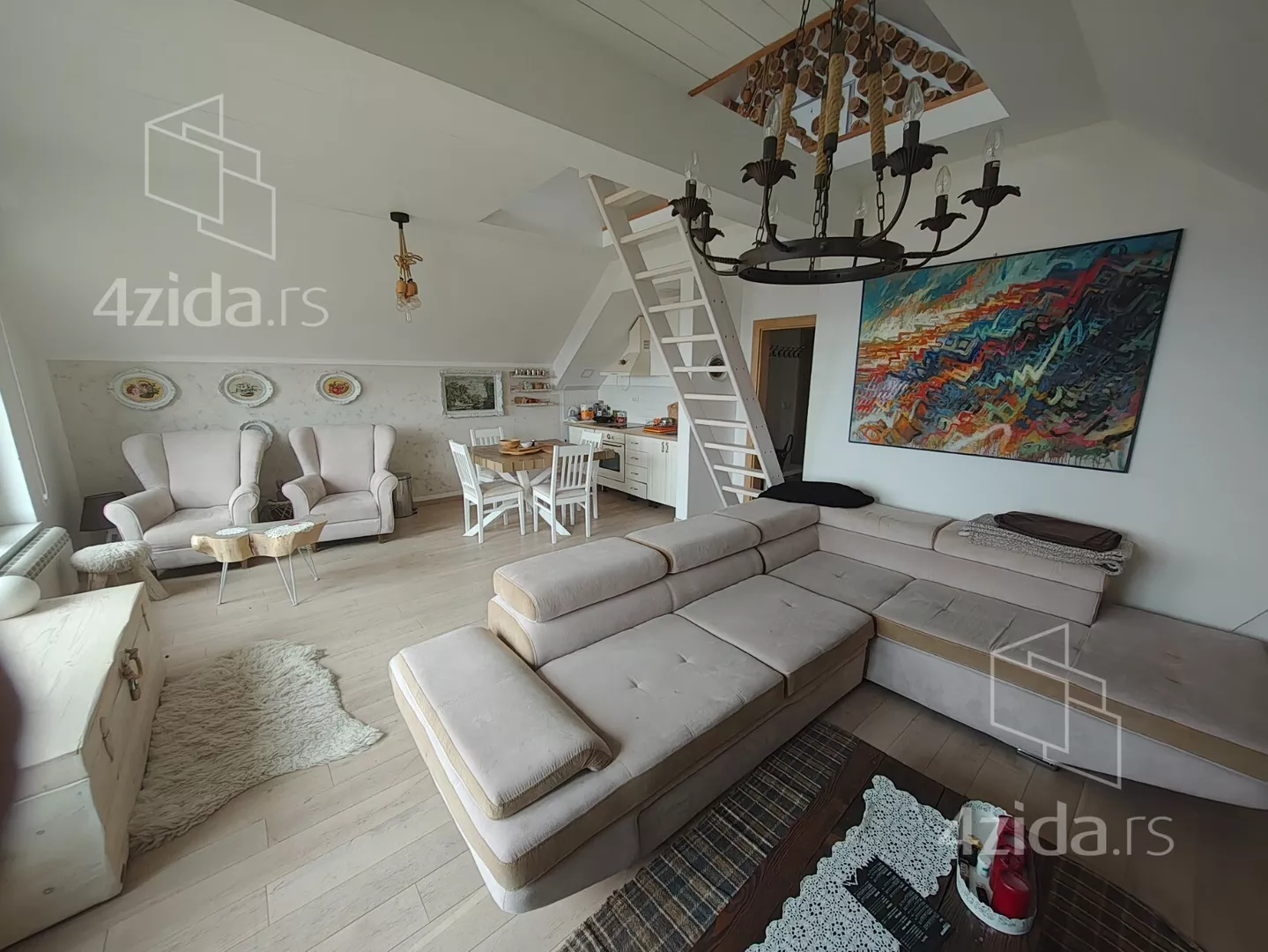 Dvoiposoban stan | 4zida